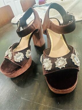 Copper Key Velvet Brown Platform Heels new w/o box Size 8.5